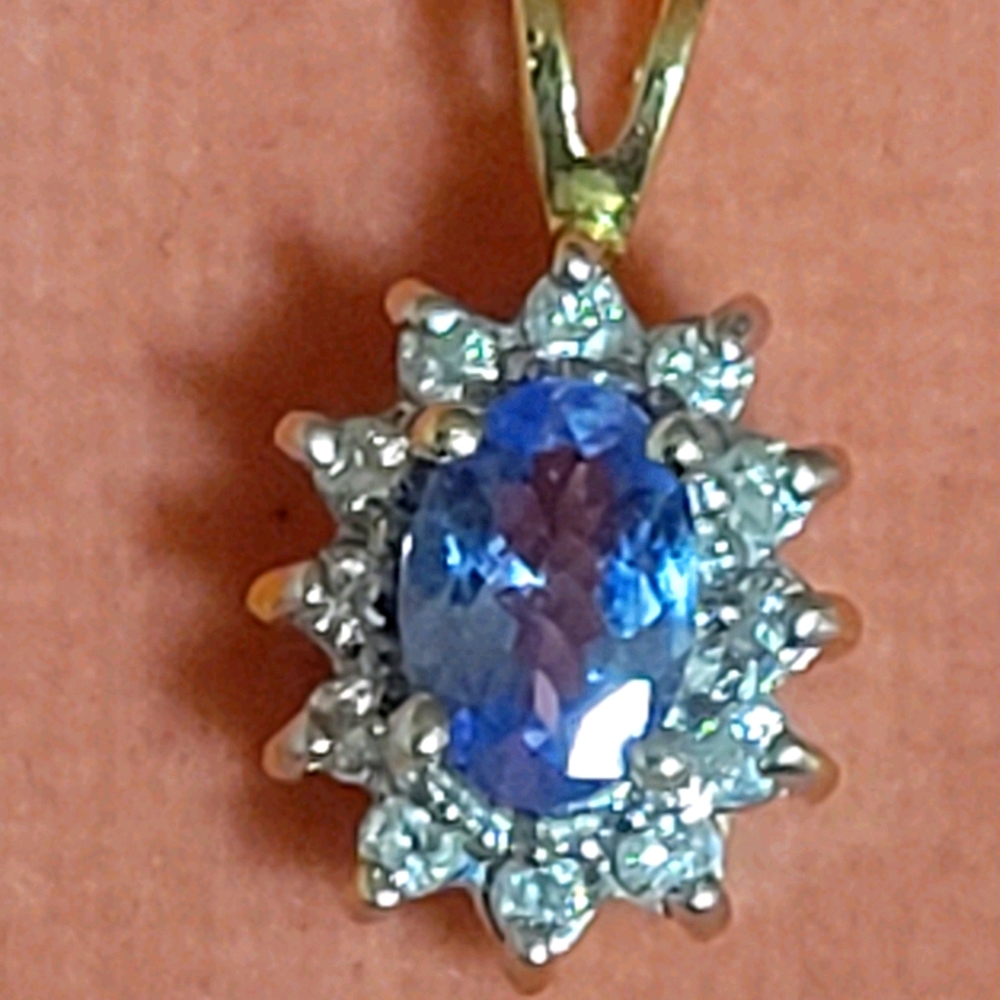 Tanzanite and Diamond 14kyellow gold pendant